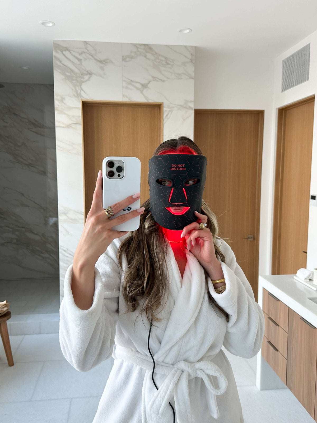 Renew Red Light The Mask | LED Light Therapy Mask | 4 Wavelengths | Food-Grade Silicone