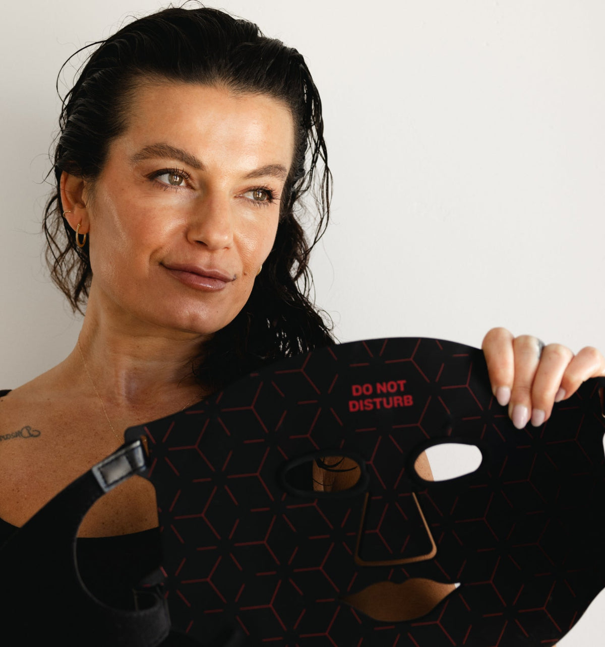 Renew Red Light The Mask | LED Light Therapy Mask | 4 Wavelengths | Food-Grade Silicone
